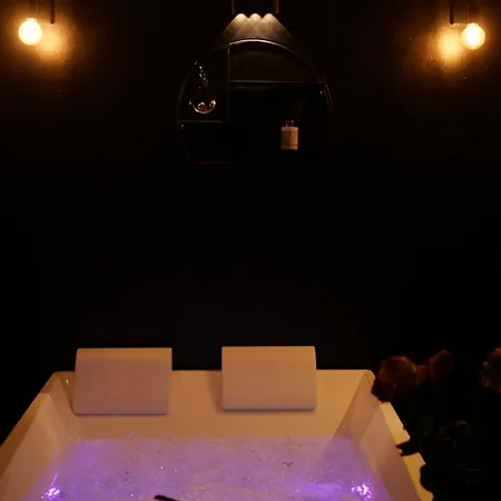 Jacuzzi Terrasse * 툴롱